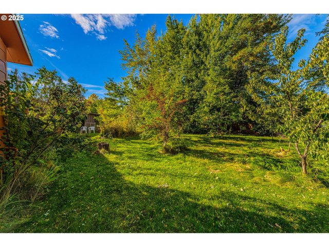 327 Powell Rd, Milton Freewater, OR 97862