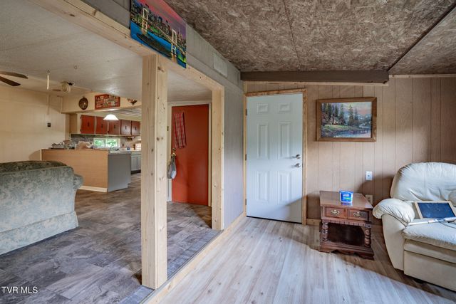 215 Landcastle Road, Church Hill, TN 37642