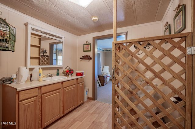 215 Landcastle Road, Church Hill, TN 37642