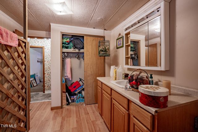 215 Landcastle Road, Church Hill, TN 37642