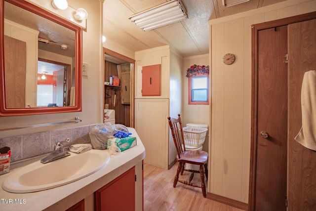 215 Landcastle Road, Church Hill, TN 37642