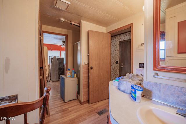 215 Landcastle Road, Church Hill, TN 37642