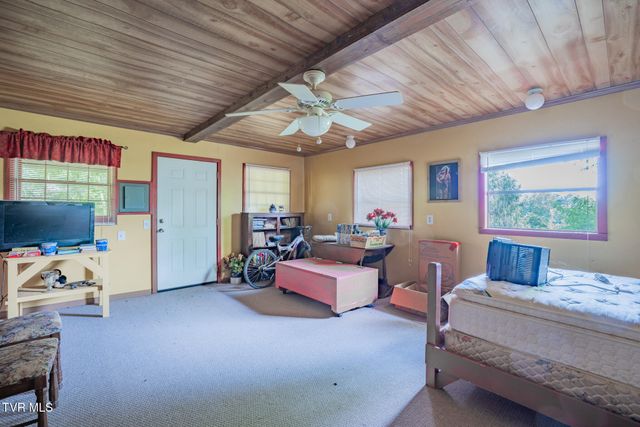 215 Landcastle Road, Church Hill, TN 37642