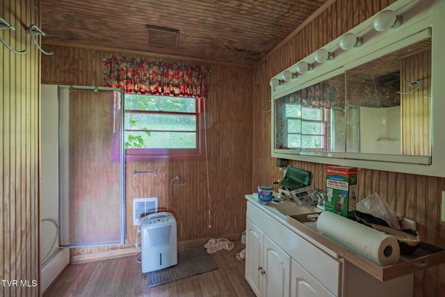 215 Landcastle Road, Church Hill, TN 37642