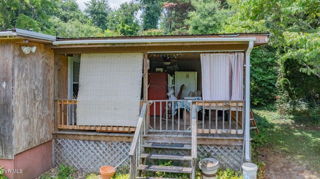 215 Landcastle Road, Church Hill, TN 37642