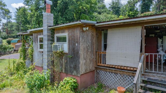 215 Landcastle Road, Church Hill, TN 37642