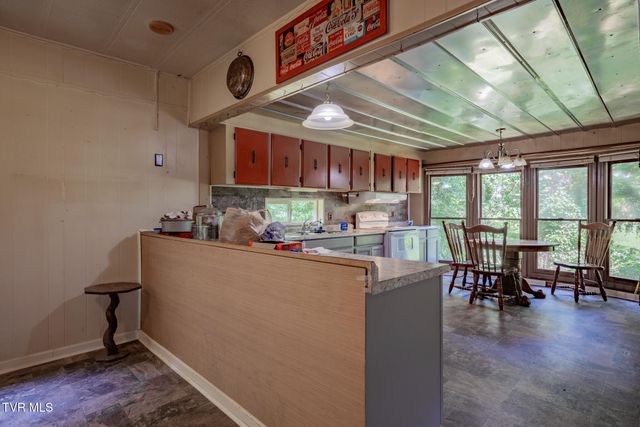 215 Landcastle Road, Church Hill, TN 37642
