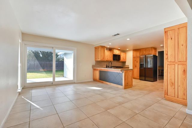 8384 Old Ranch Rd, Orangevale, CA 95662