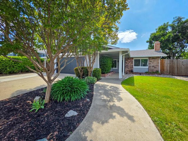 8384 Old Ranch Rd, Orangevale, CA 95662