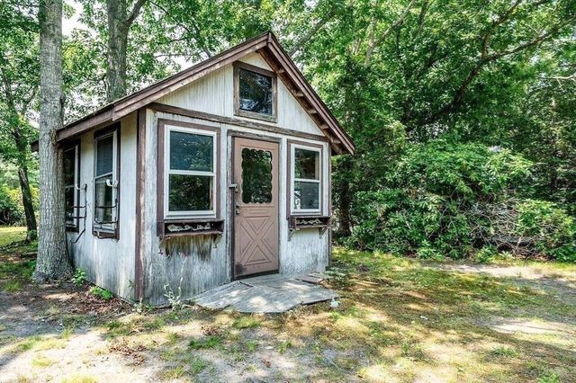 26 Adrena Ave, Barnstable, MA 02632