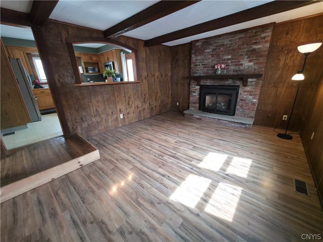 12 1st Street, Camillus, NY 13031