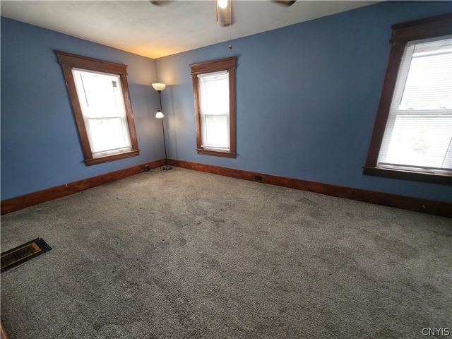 12 1st Street, Camillus, NY 13031