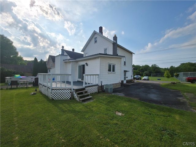 12 1st Street, Camillus, NY 13031
