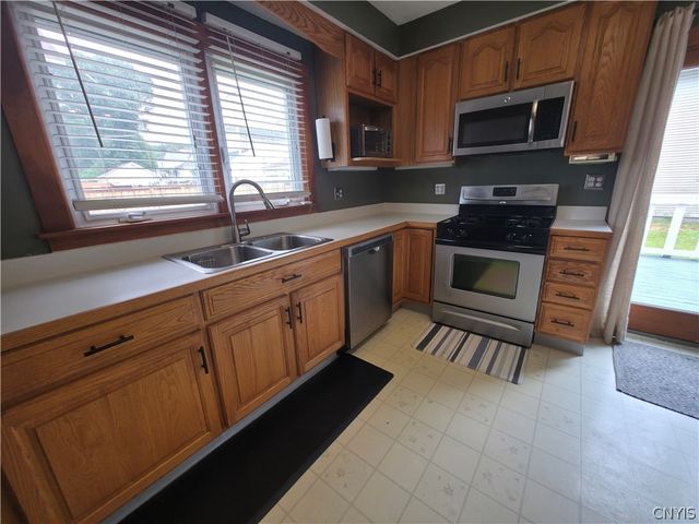 12 1st Street, Camillus, NY 13031