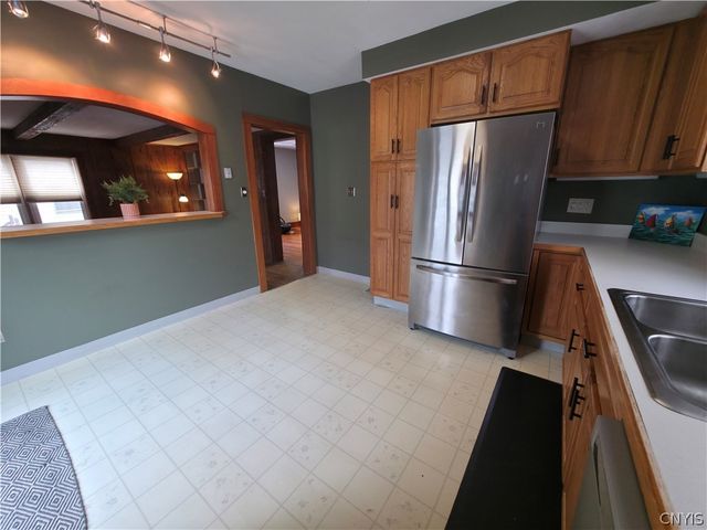 12 1st Street, Camillus, NY 13031