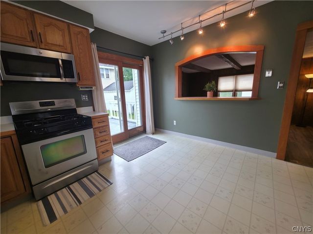 12 1st Street, Camillus, NY 13031