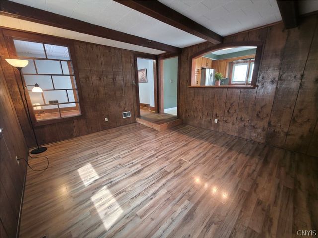 12 1st Street, Camillus, NY 13031