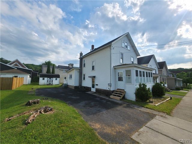 12 1st Street, Camillus, NY 13031