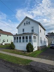 12 1st Street, Camillus, NY 13031