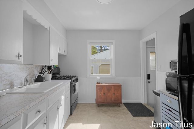 3332 Birchwood Avenue Sw, City Of Wyoming, MI 49548