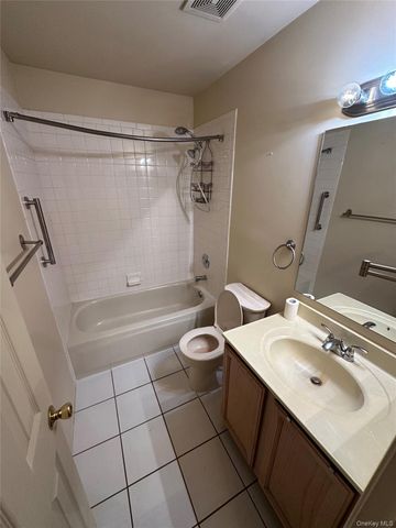 89 Rabbit Run, Manorville, NY 11949