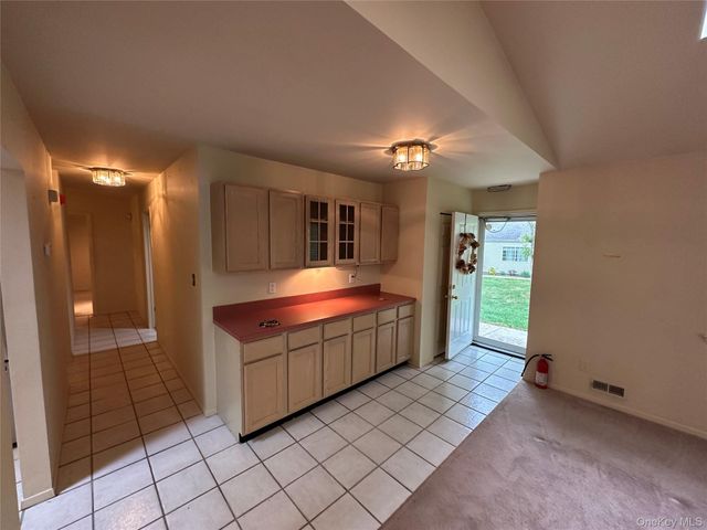 89 Rabbit Run, Manorville, NY 11949