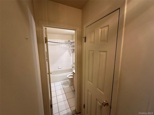 89 Rabbit Run, Manorville, NY 11949