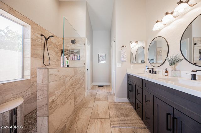 904 S DOLPHIN Drive, Gilbert, AZ 85233