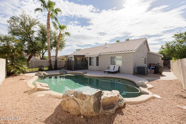 904 S DOLPHIN Drive, Gilbert, AZ 85233