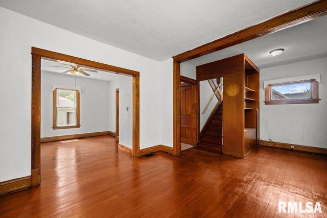 204 15TH Avenue, East Moline, IL 61244