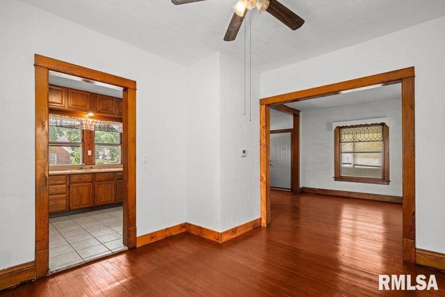 204 15TH Avenue, East Moline, IL 61244