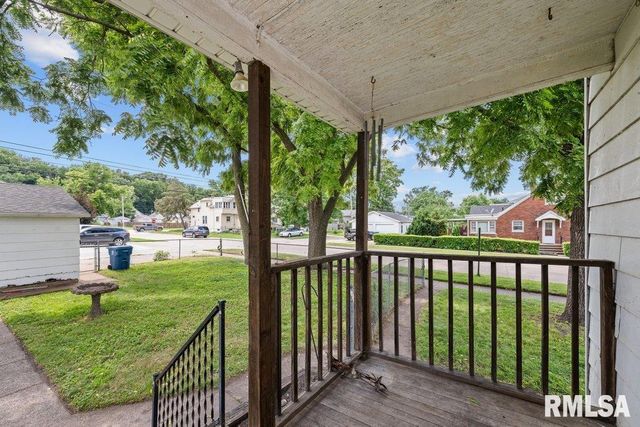 204 15TH Avenue, East Moline, IL 61244