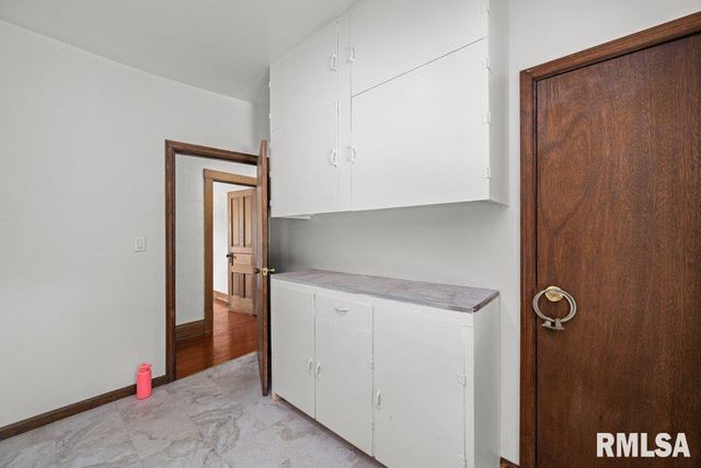 204 15TH Avenue, East Moline, IL 61244