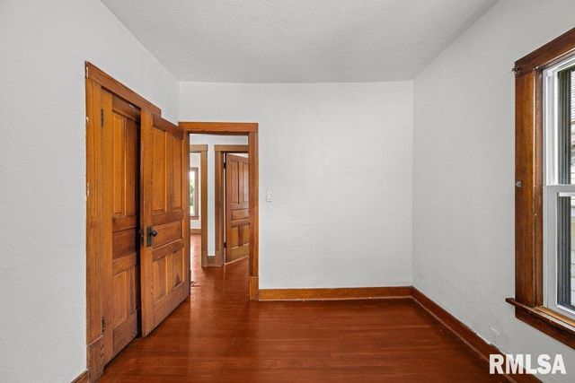 204 15TH Avenue, East Moline, IL 61244