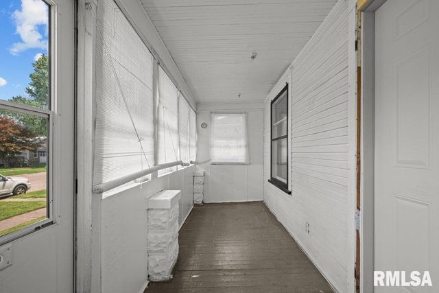 204 15TH Avenue, East Moline, IL 61244