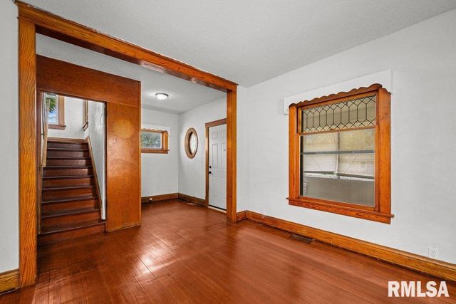 204 15TH Avenue, East Moline, IL 61244