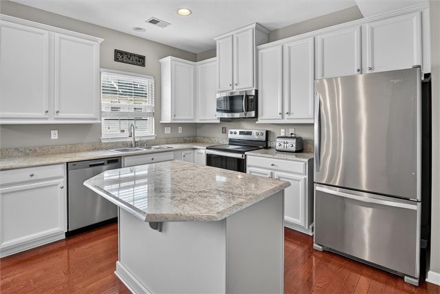1023 Grey Fox Cir, Collier Twp, PA 15017
