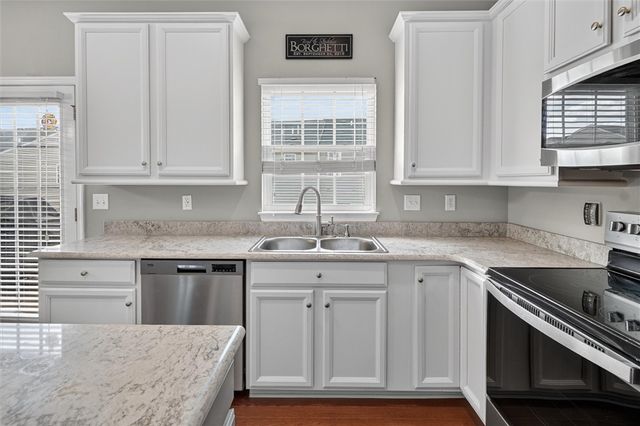 1023 Grey Fox Cir, Collier Twp, PA 15017