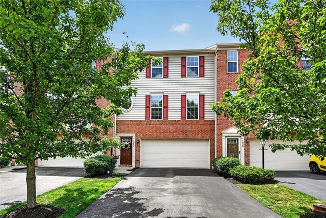1023 Grey Fox Cir, Collier Twp, PA 15017