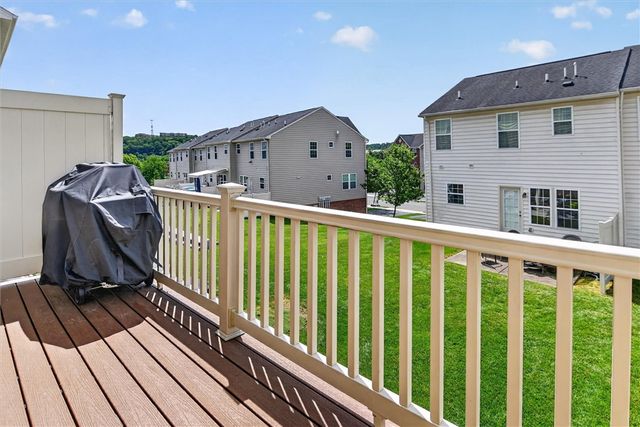 1023 Grey Fox Cir, Collier Twp, PA 15017