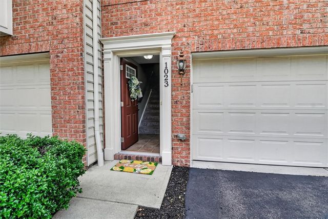 1023 Grey Fox Cir, Collier Twp, PA 15017