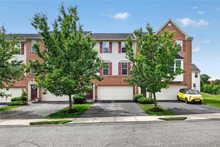1023 Grey Fox Cir, Collier Twp, PA 15017