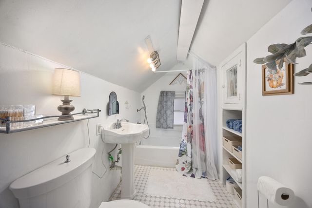 614 W Cass Street, Greenville, MI 48838