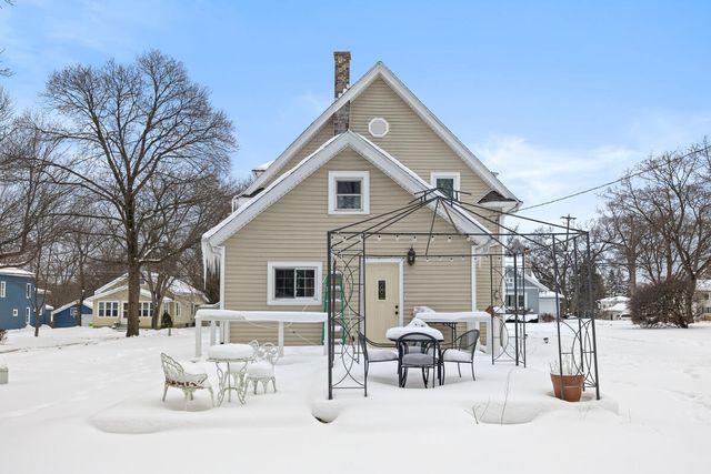 614 W Cass Street, Greenville, MI 48838