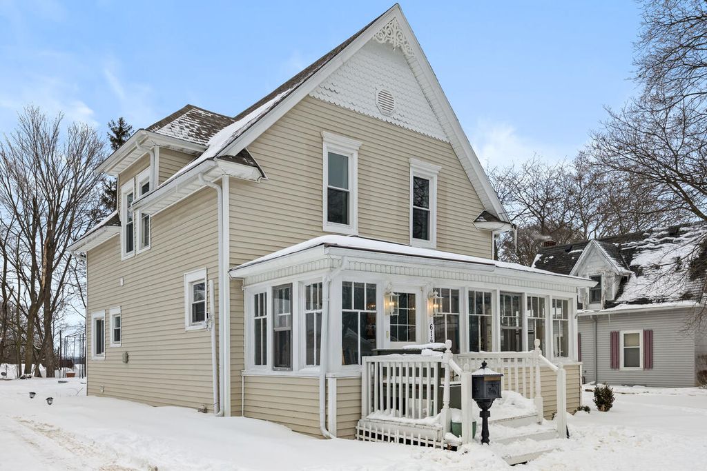 614 W Cass Street, Greenville, MI 48838