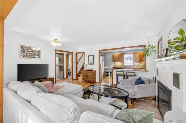 23 Roosevelt Place, Newburgh, NY 12550