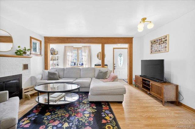 23 Roosevelt Place, Newburgh, NY 12550