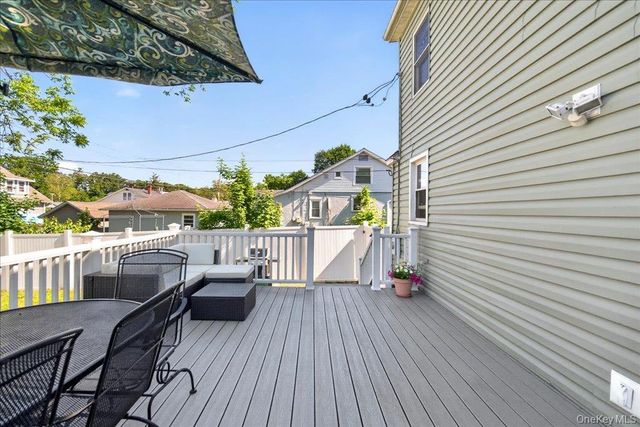 23 Roosevelt Place, Newburgh, NY 12550