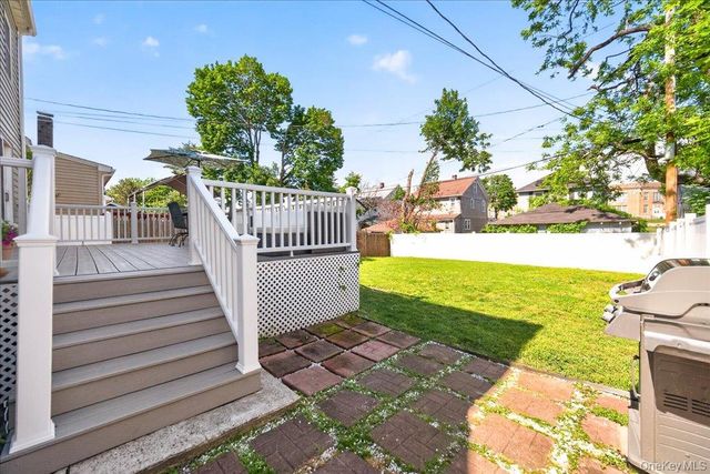 23 Roosevelt Place, Newburgh, NY 12550