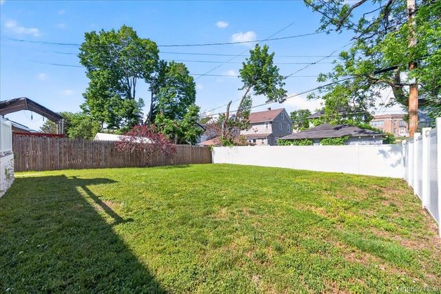 23 Roosevelt Place, Newburgh, NY 12550